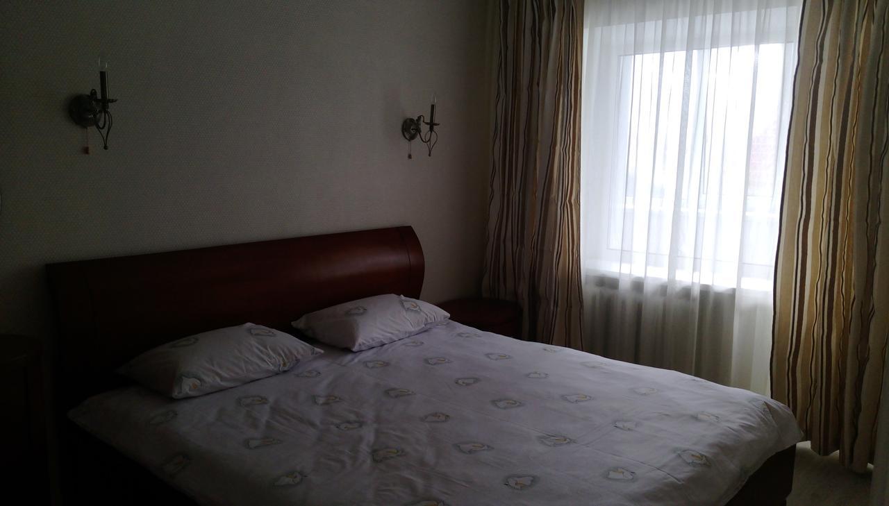 Apartment On Prospiekt Pobiedy 18 Kiev Esterno foto